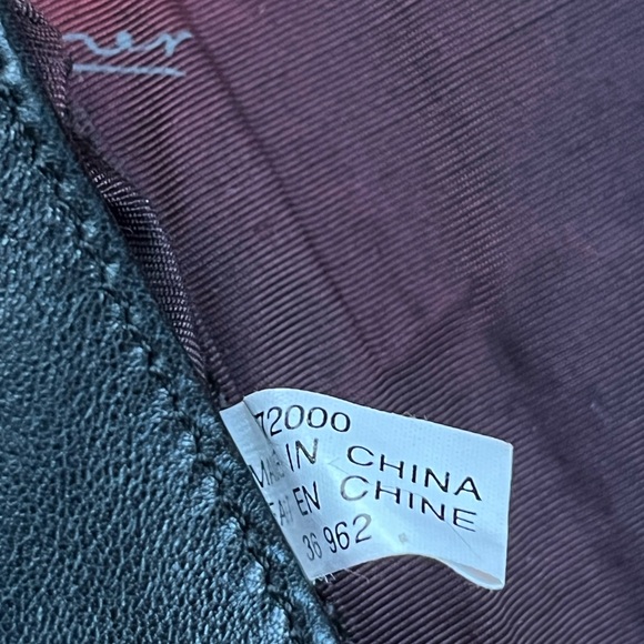 Etienne Aigner Vintage Black Leather Crossbody - Picture 14 of 16